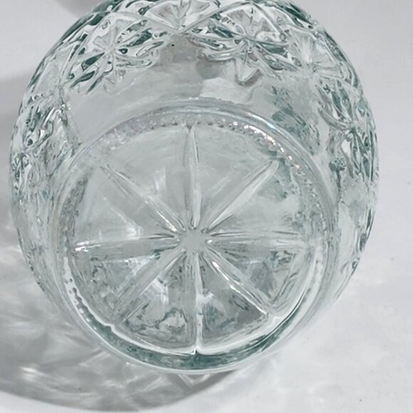 Starburst Daisy In Triangles Cut Glass Decanter With Stopper and Cork Vintage - Picture 8 of 11